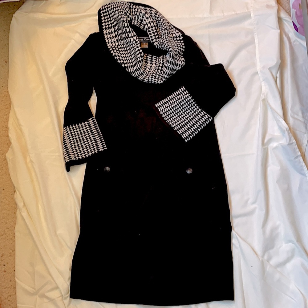 Small Jessica Howard cowl neck black dress